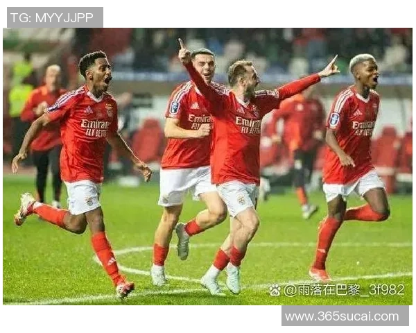 欧冠激战：AC米兰力克本菲卡全场沸腾瞬间回顾