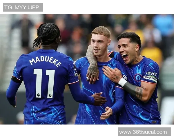 友谊赛精彩回顾巴黎圣日耳曼与切尔西的点球大战引发全场热烈反响