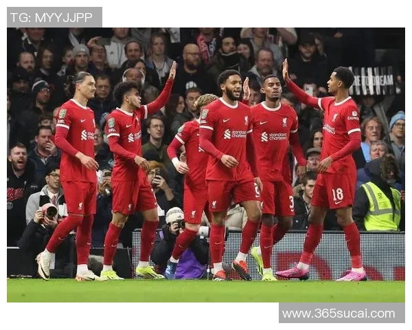 德甲热战：多特蒙德与利物浦激战成平局神扑瞬间点燃全场激情