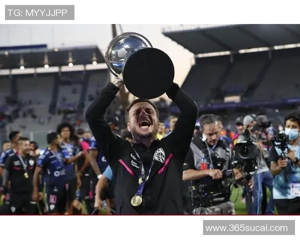 欧联杯精彩对决多特蒙德狂胜波尔图全场沸腾瞬间回顾