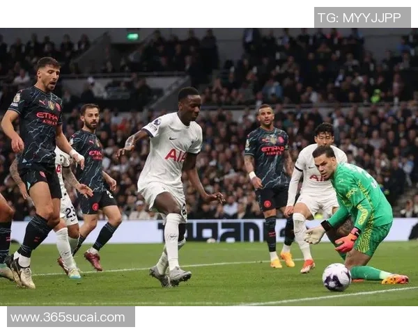 欧冠激战:拜仁与热刺鏖战成平局神扑瞬间成焦点解析战术布置 欧冠激战:拜仁与热刺鏖战成平局神扑瞬间成焦点解析战术布置