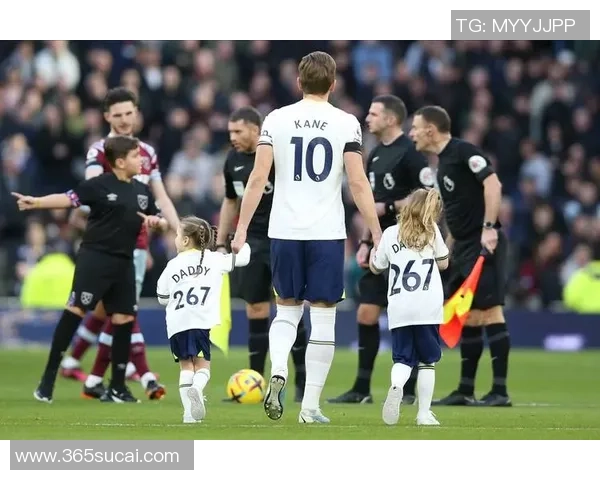 足总杯激战巴萨与热刺平局帽子戏法瞬间点燃全场激情解析