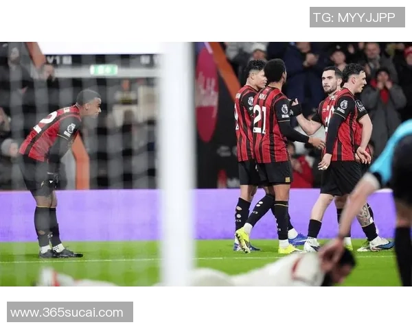 友谊赛精彩对决皇马与利物浦1比1平局绝杀瞬间引发全场狂欢 友谊赛精彩对决皇马与利物浦1比1平局绝杀瞬间引发全场狂欢