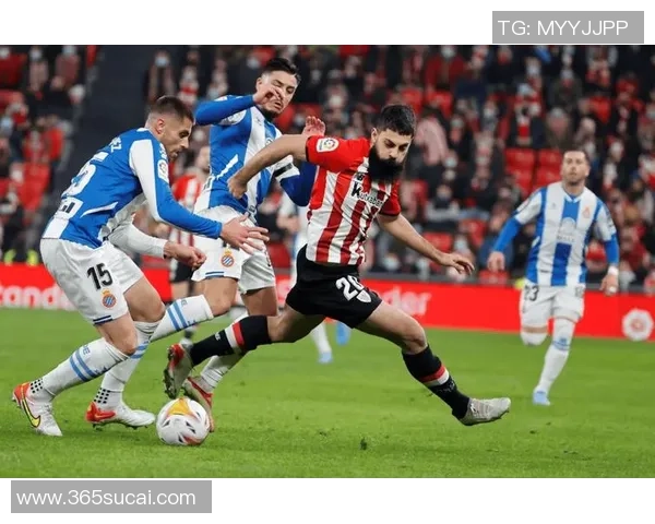 西甲激战巴黎圣日耳曼绝杀阿森纳补时进球引爆全场热情